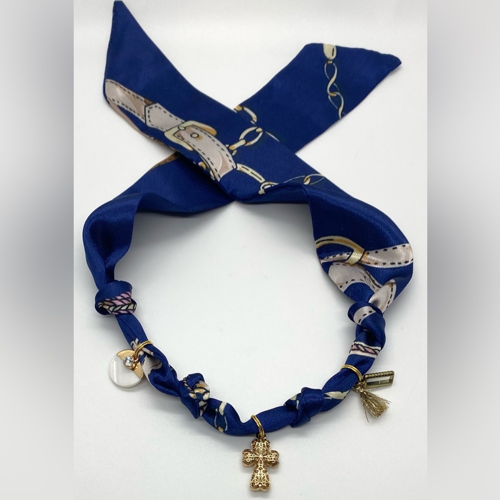 Blue White Gold Mod Satin Scarf Necklace Gold Charms Boho Fall Retro Preppy - Picture 9 of 10